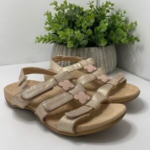 Vionic Amber Adjustable Strap Sandal Women’s Size 5 Rose Gold/Metal Linen